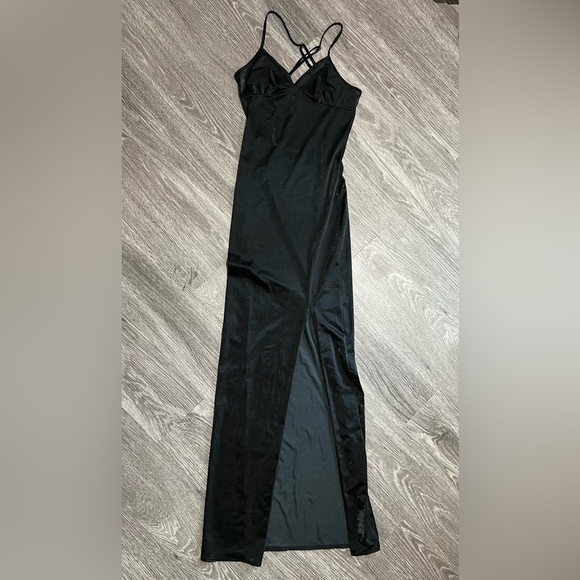 Savage X Fenty Slit Maxi Dress - Picture 3 of 6